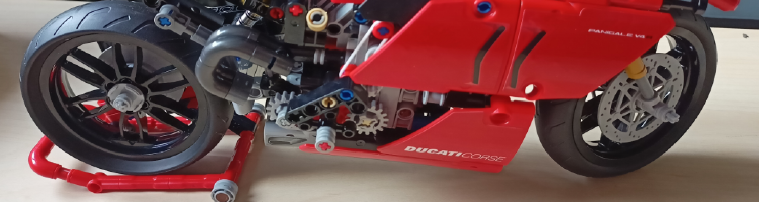 Unboxing de la Ducati Panigale V4 R Lego